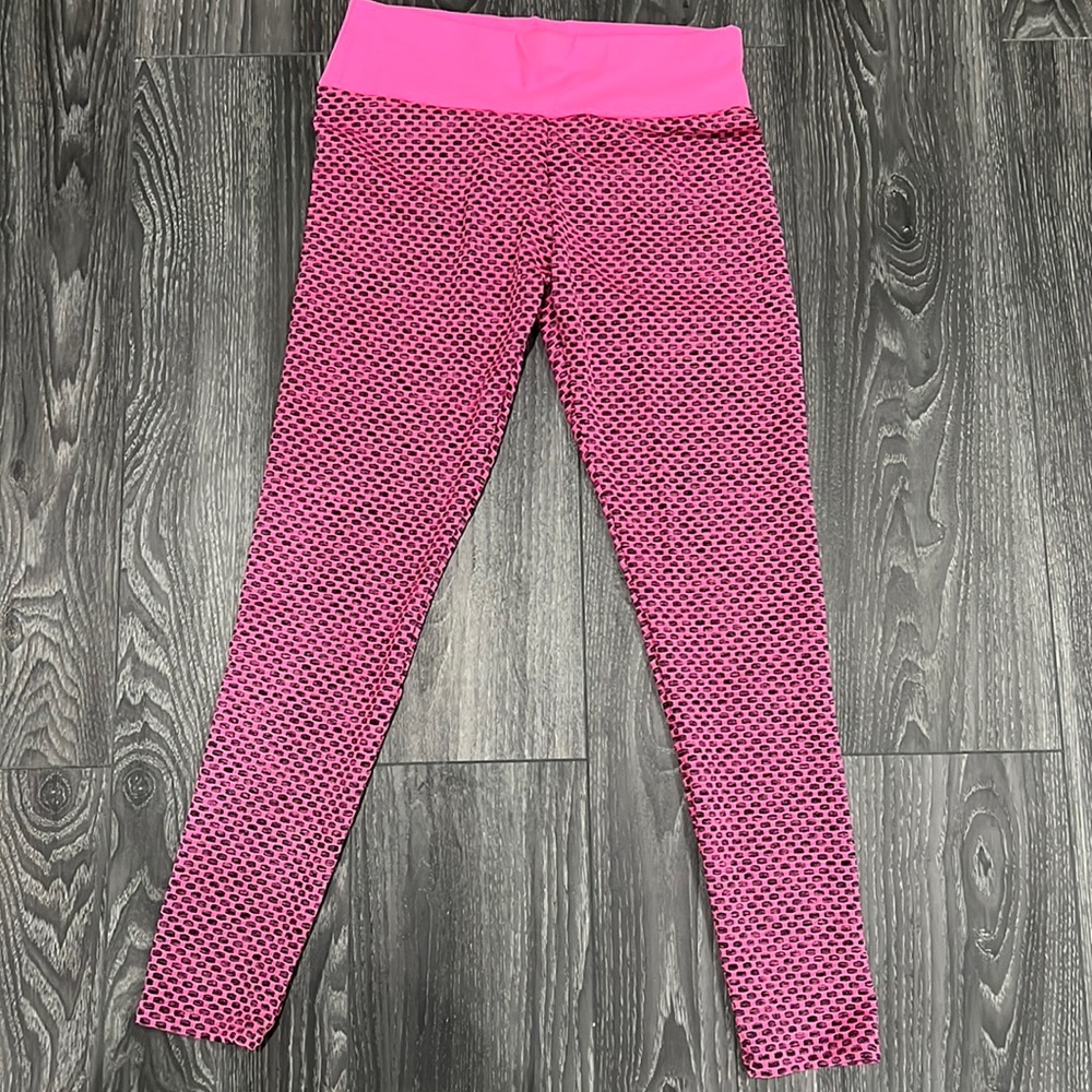 - High Waisted scrunch booty lifting leggings